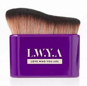 LWYA By Kim Gravel Pro Foundation Brush-New